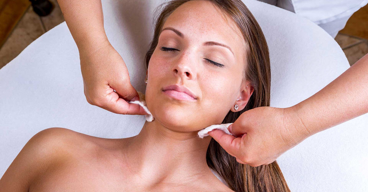 uv-aesthetics-lamelle-chemical-peels-cape-town-backdrop